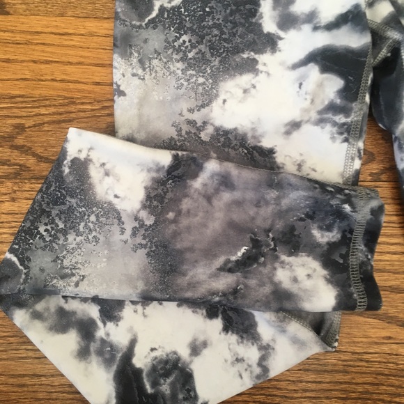 Marble Print Athletic Leggings - XS - Picture 3 of 4